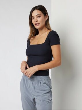 VUORI Pose Scoop Back Tee